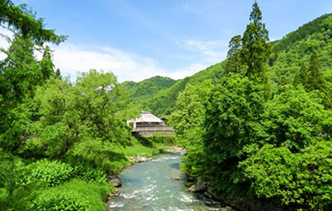 大出のつり橋